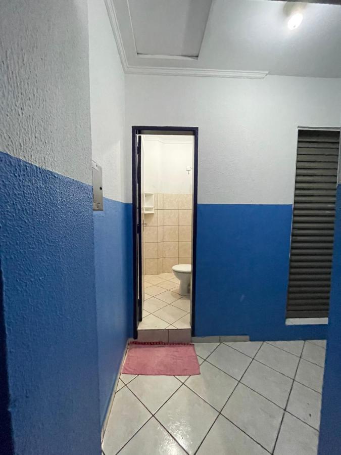 Portaria E Circulacao De Hospedes So Ate 23 Horas - Reabre As 5 Horas - Compartilhado Tompell Hostel Ponta Pora Ngoại thất bức ảnh