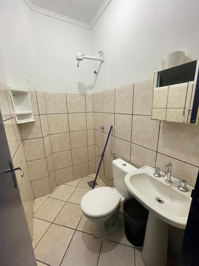 Portaria E Circulacao De Hospedes So Ate 23 Horas - Reabre As 5 Horas - Compartilhado Tompell Hostel Ponta Pora Ngoại thất bức ảnh